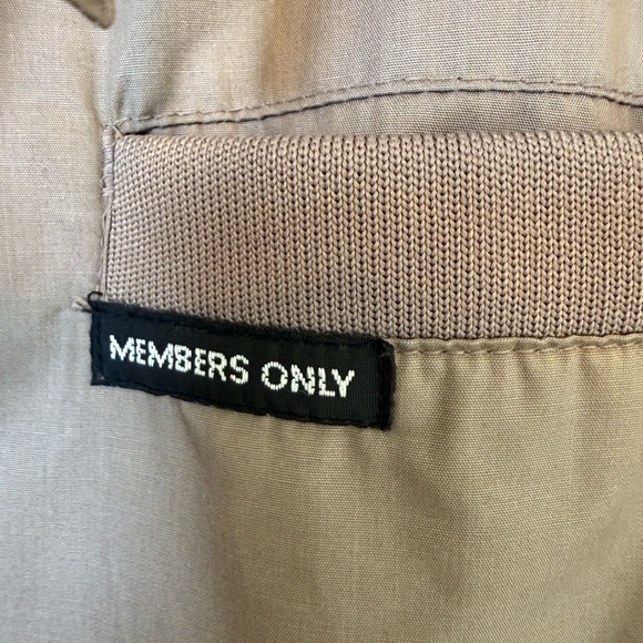 Members Only Vintage Taupe Jacket *EXCELLENT CONDITION* - Picture 10 of 11
